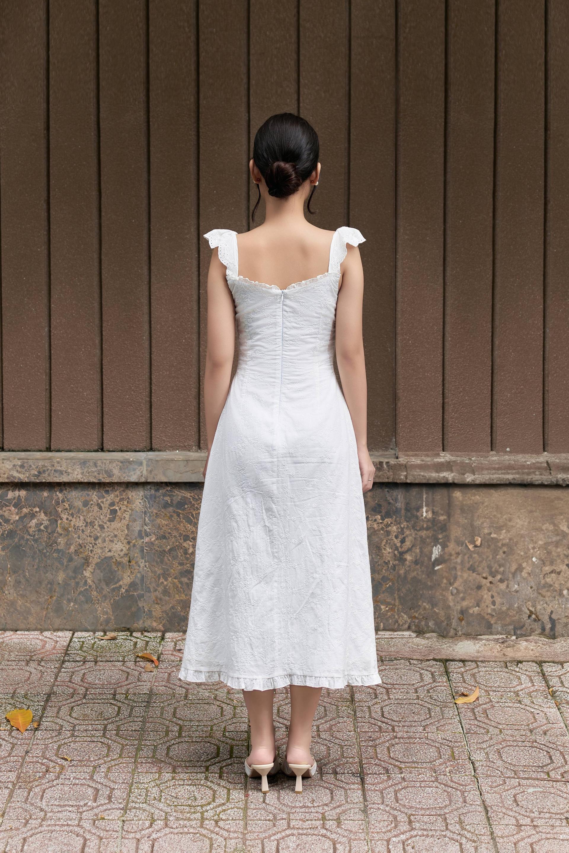 Malena – Đầm maxi cotton trắng nhún ngực, tay cánh tiên view 3