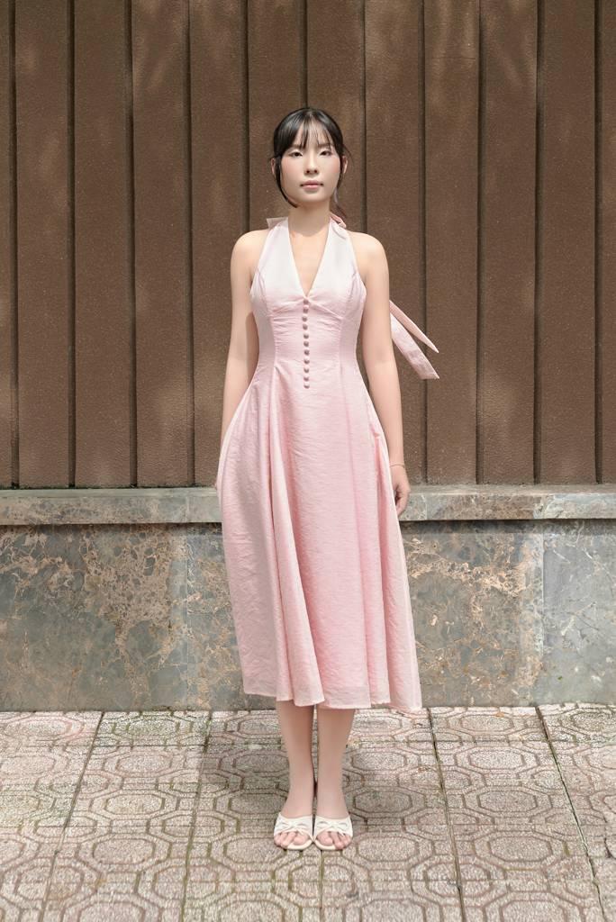 Charlotte – Đầm maxi cổ yếm hồng phấn, voan tơ phủ lụa